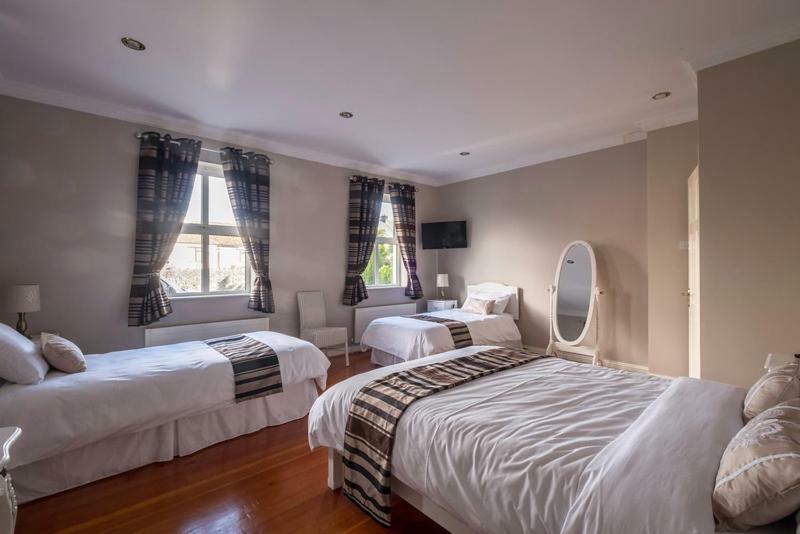 Mulberry Lodge Guest House Ballyhaunis Exteriör bild