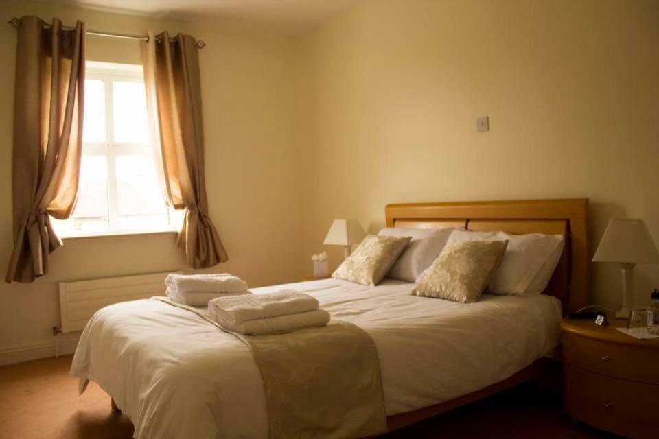 Mulberry Lodge Guest House Ballyhaunis Exteriör bild