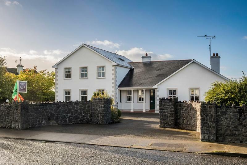 Mulberry Lodge Guest House Ballyhaunis Exteriör bild